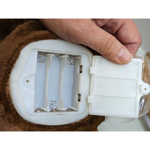 Vintage Dan Dee 10" Musical Plush Reindeer Large Antlers Bells - Picture 5 of 5